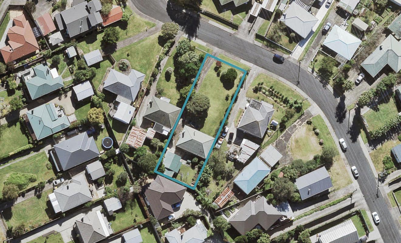 18 Marewa Street, Te Atatu South, Auckland - Carousel 1