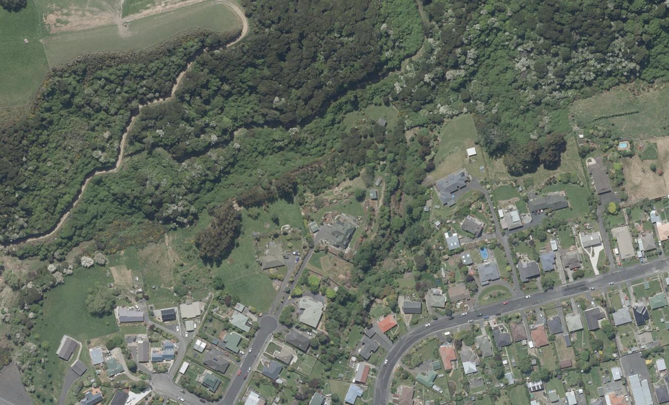 17 Freyberg Road, Fairfield, Dunedin - Carousel 1