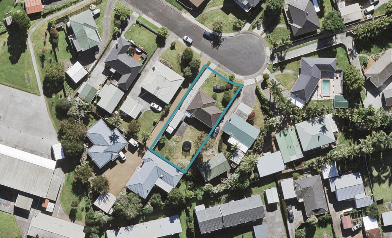 31 Mackenzie Street, Te Atatu South, Auckland - Carousel 1