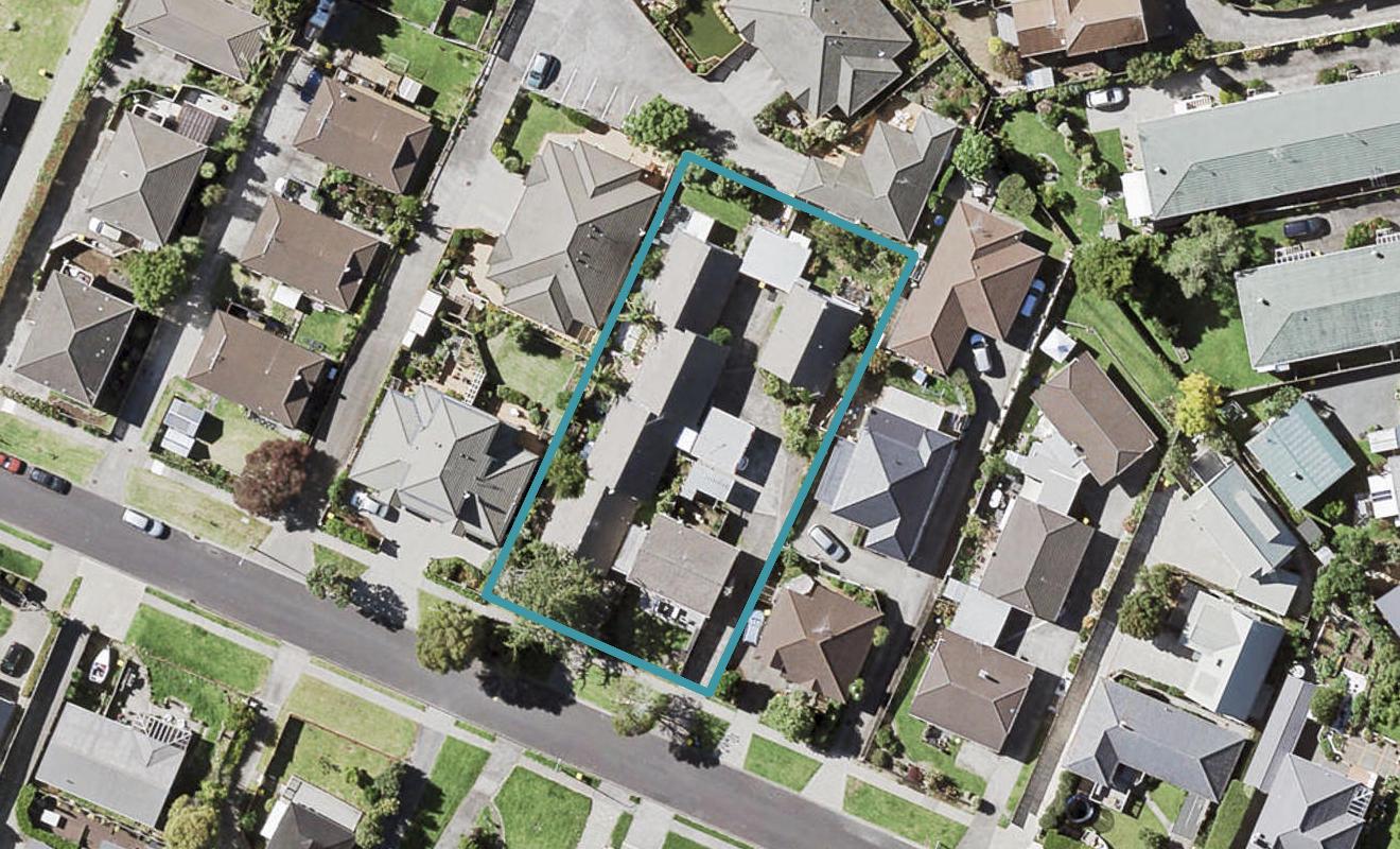 2/17 Abercrombie Street, Howick, Auckland - Carousel 1