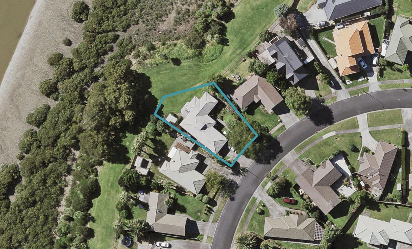 27 Davington Way, Burswood, Auckland - Carousel 1