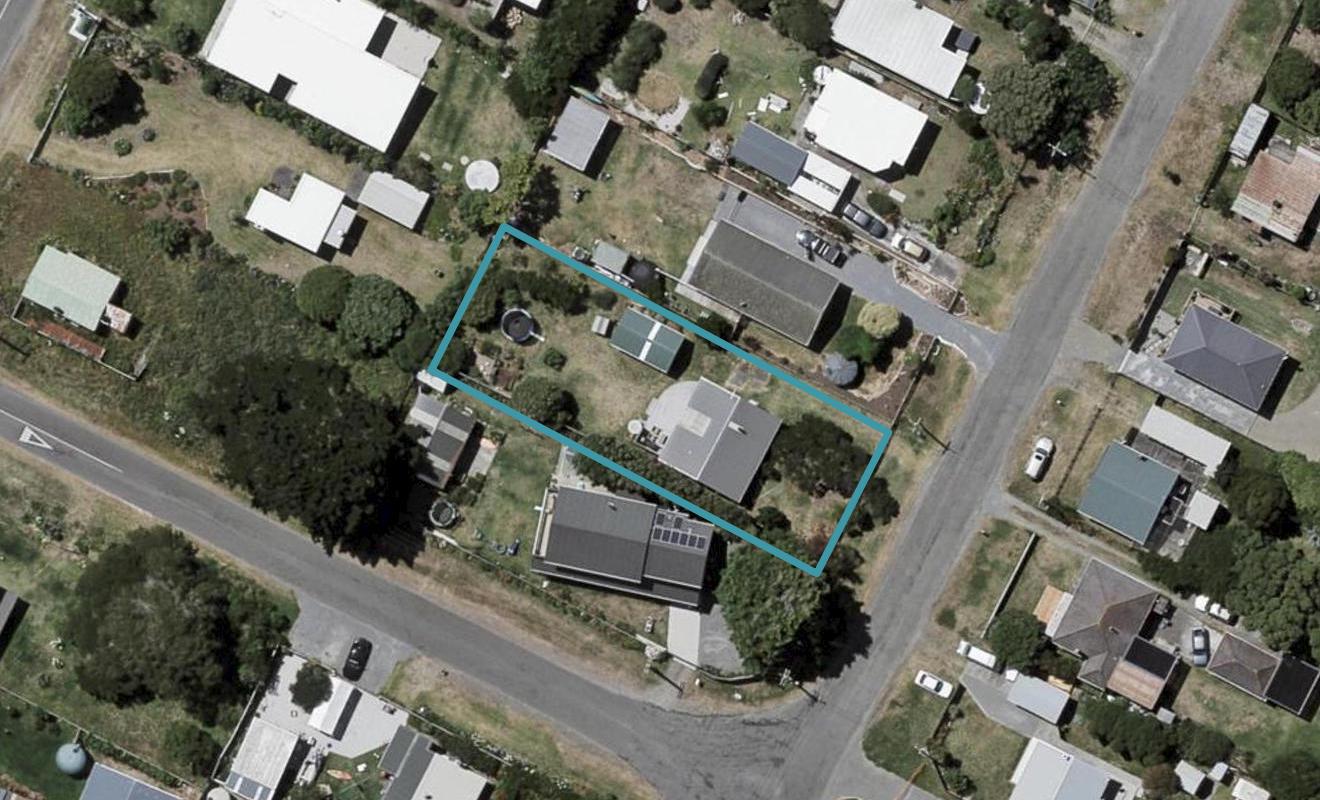 19 Gawler Street, Te Horo Beach - Carousel 1
