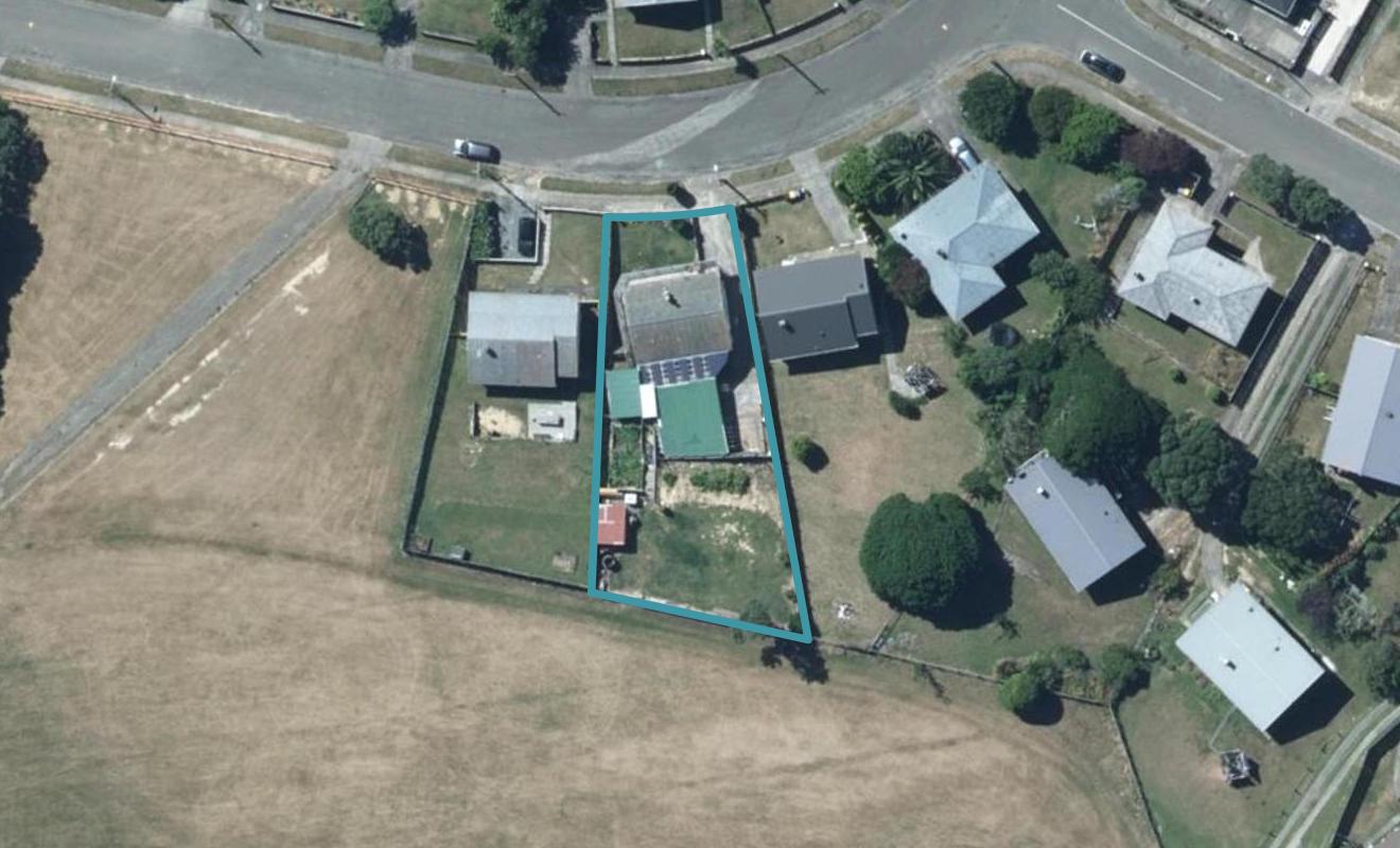 24 Cardiff Crescent, Cannons Creek, Porirua - Carousel 1