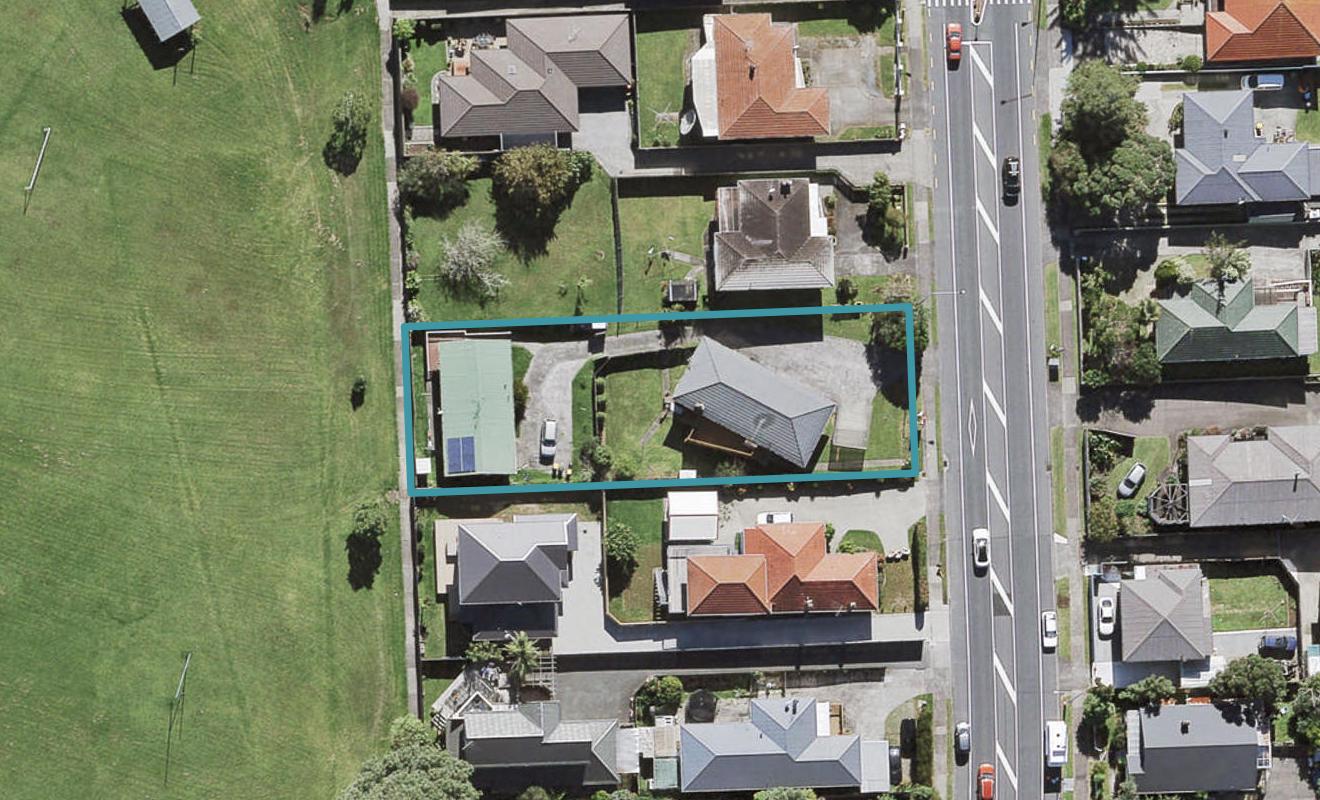 1/246 Te Atatu Road, Te Atatu South, Auckland - Carousel 1