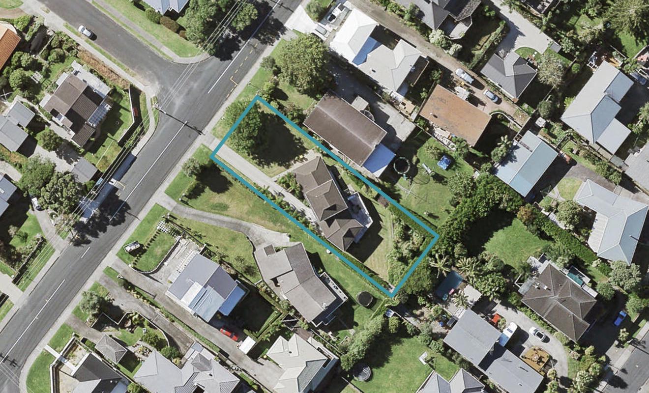 53 Litten Road, Cockle Bay, Auckland - Carousel 1