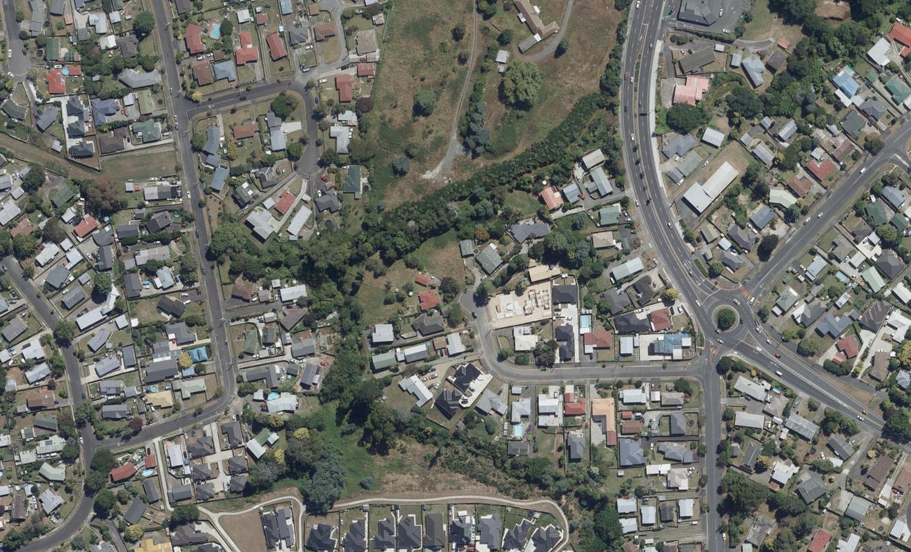 23 Morrison Crescent, Glenview, Hamilton - Carousel 1