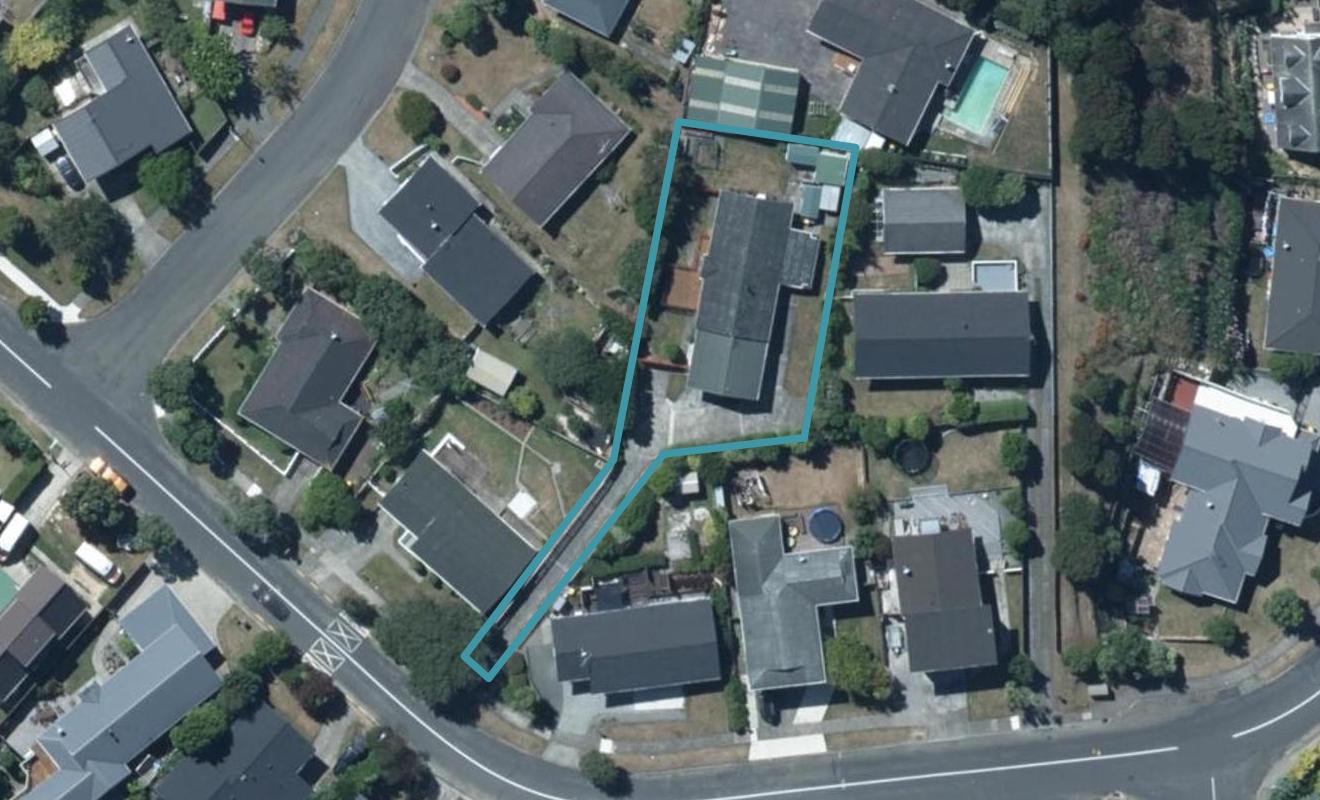 47 Ayton Drive, Whitby, Porirua - Carousel 1