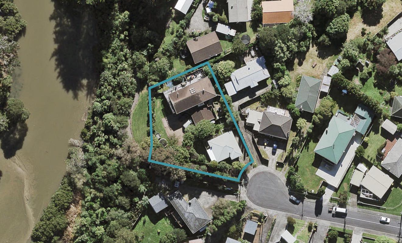 1/9 Quiet Street, Te Atatu South, Auckland - Carousel 1