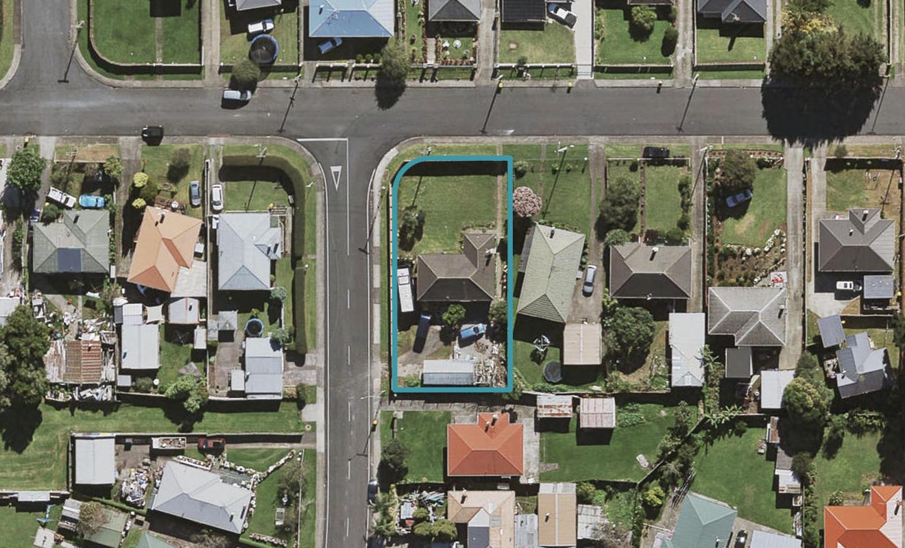62 Blake Road, Mangere East, Auckland - Carousel 1