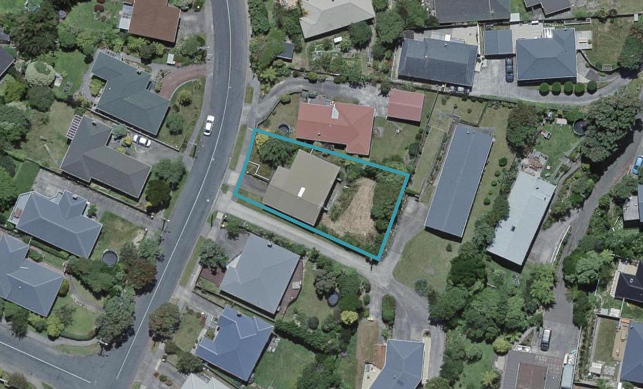 66 Saint Johns Terrace, Tawa, Wellington - Carousel 1