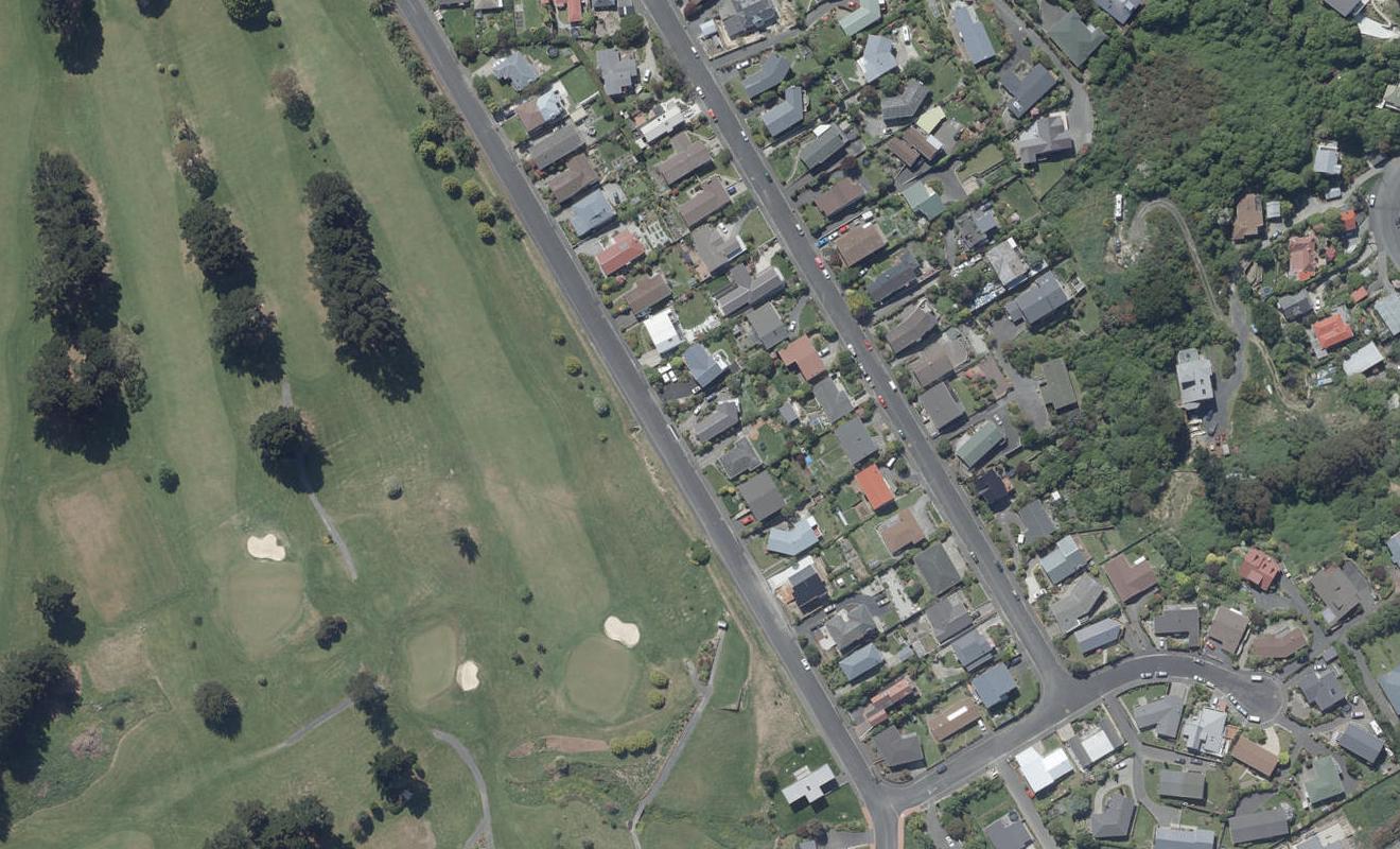 69 Isadore Road, Saint Clair, Dunedin - Carousel 1