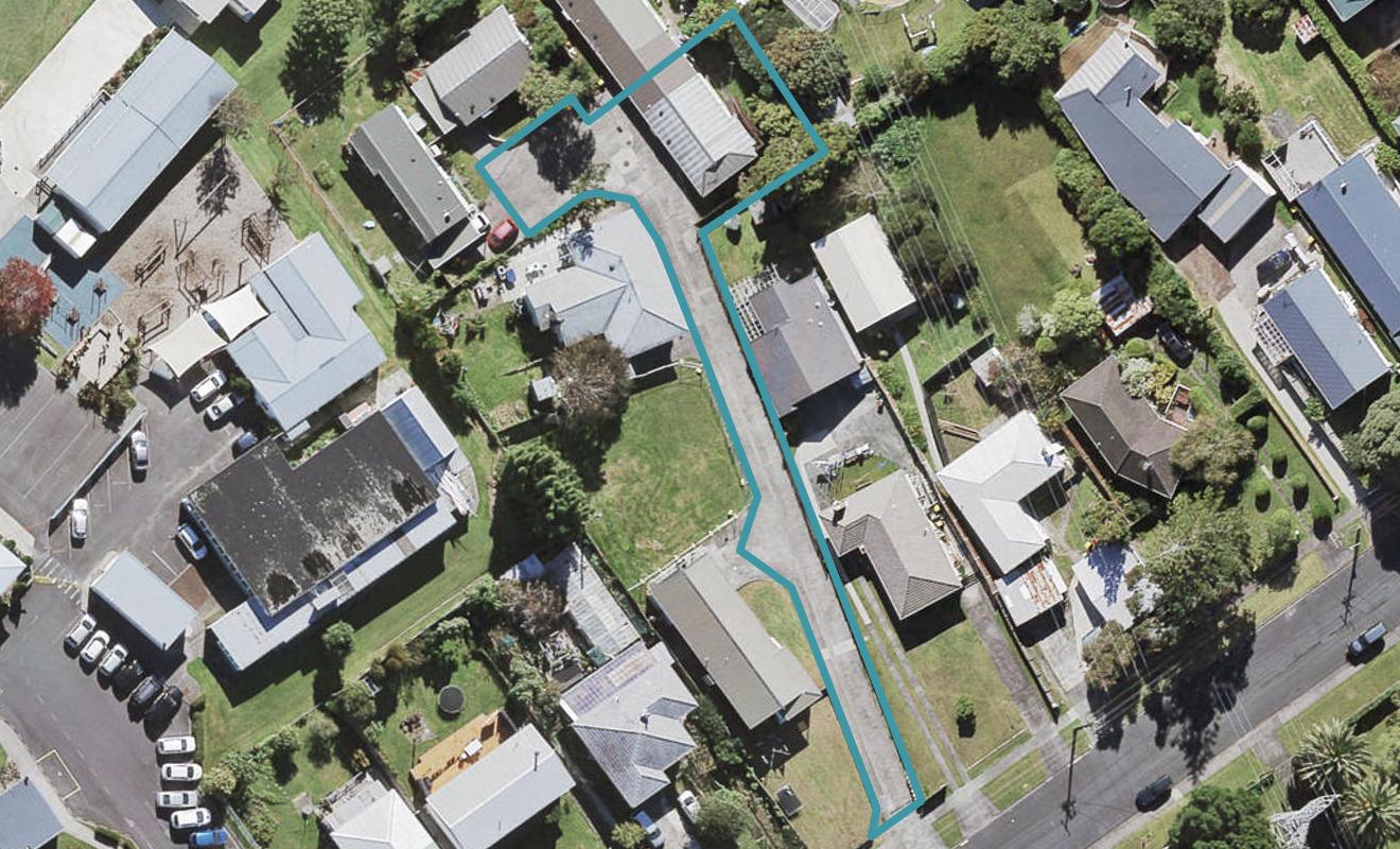 68A Roberts Road, Te Atatu South, Auckland - Carousel 1