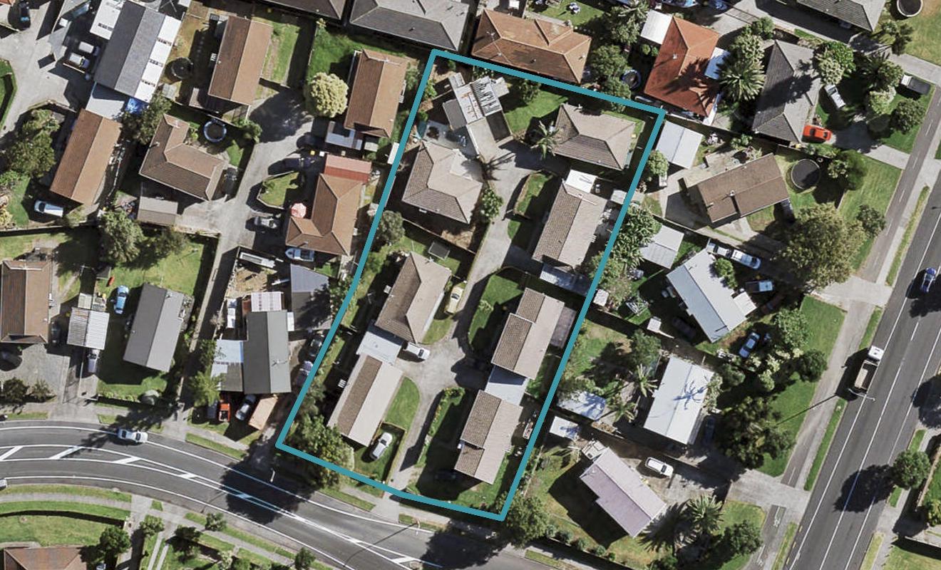 3/3 Etherton Drive, Weymouth, Auckland - Carousel 1