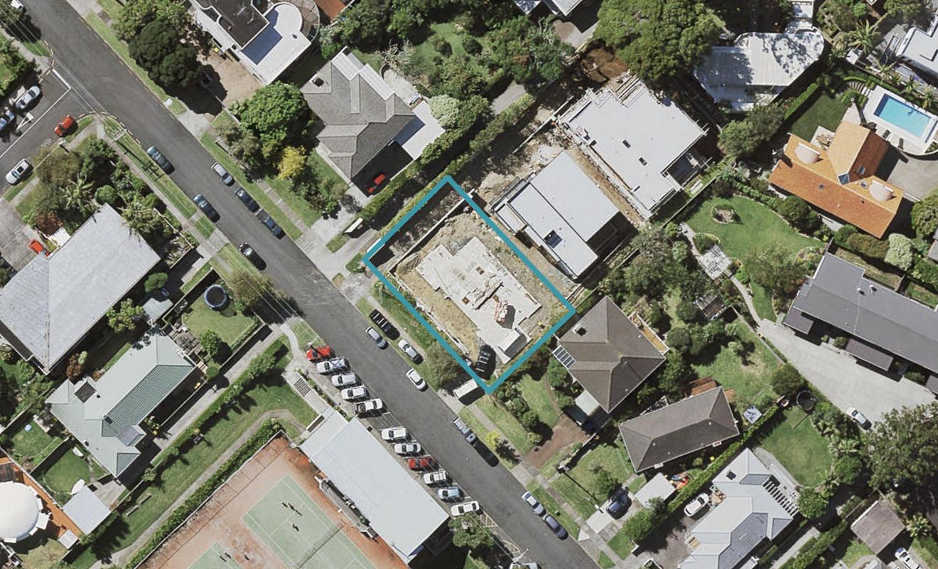 37 Lake Pupuke Drive, Takapuna, Auckland - Carousel 1