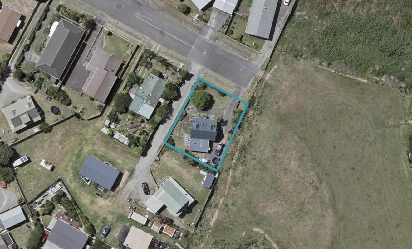 2 Norfolk Crescent, Otaki Beach, Otaki - Carousel 1
