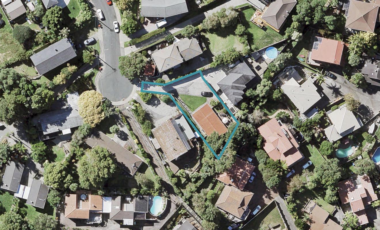 10 Phillipa Place, Browns Bay, Auckland - Carousel 1