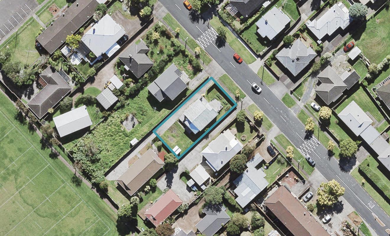 8 Northall Road, New Lynn, Auckland - Carousel 1