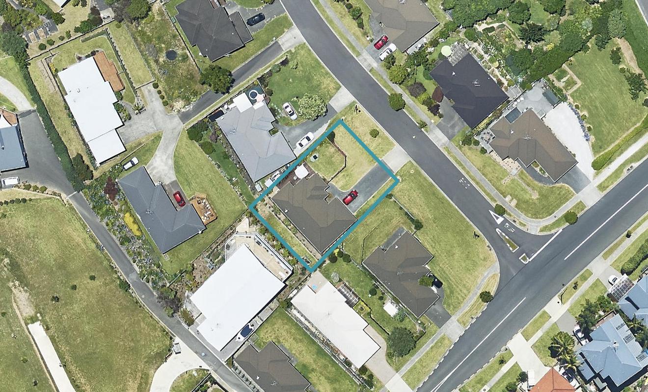 3 Bateleur Close, Welcome Bay, Tauranga - Carousel 1