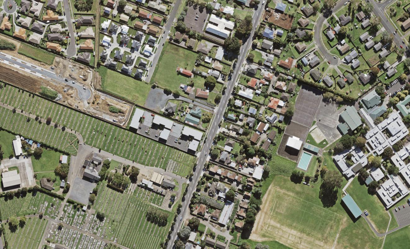 67 Mckenzie Road, Mangere Bridge, Auckland - Carousel 1