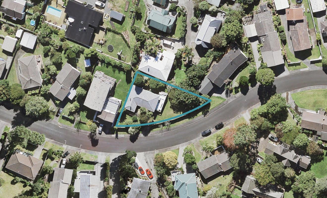 15 Lemnos Place, Titirangi, Auckland - Carousel 1