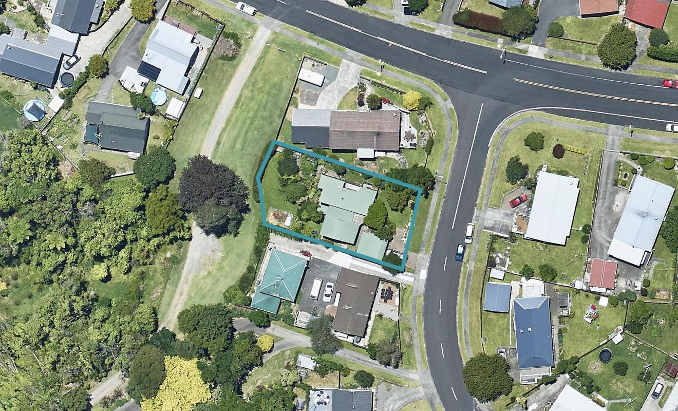 2 Langstone Street, Welcome Bay, Tauranga - Carousel 1