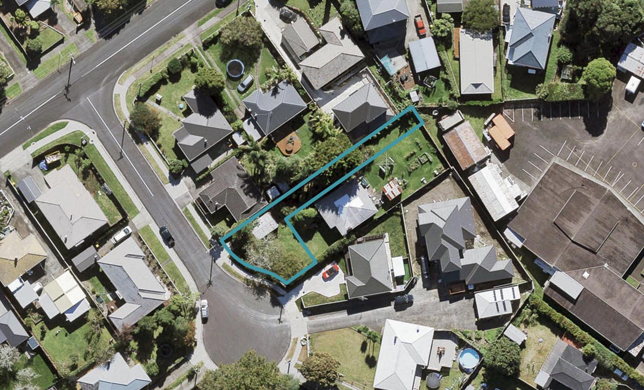 2C Glenvil Lane, Te Atatu Peninsula, Auckland - Carousel 1