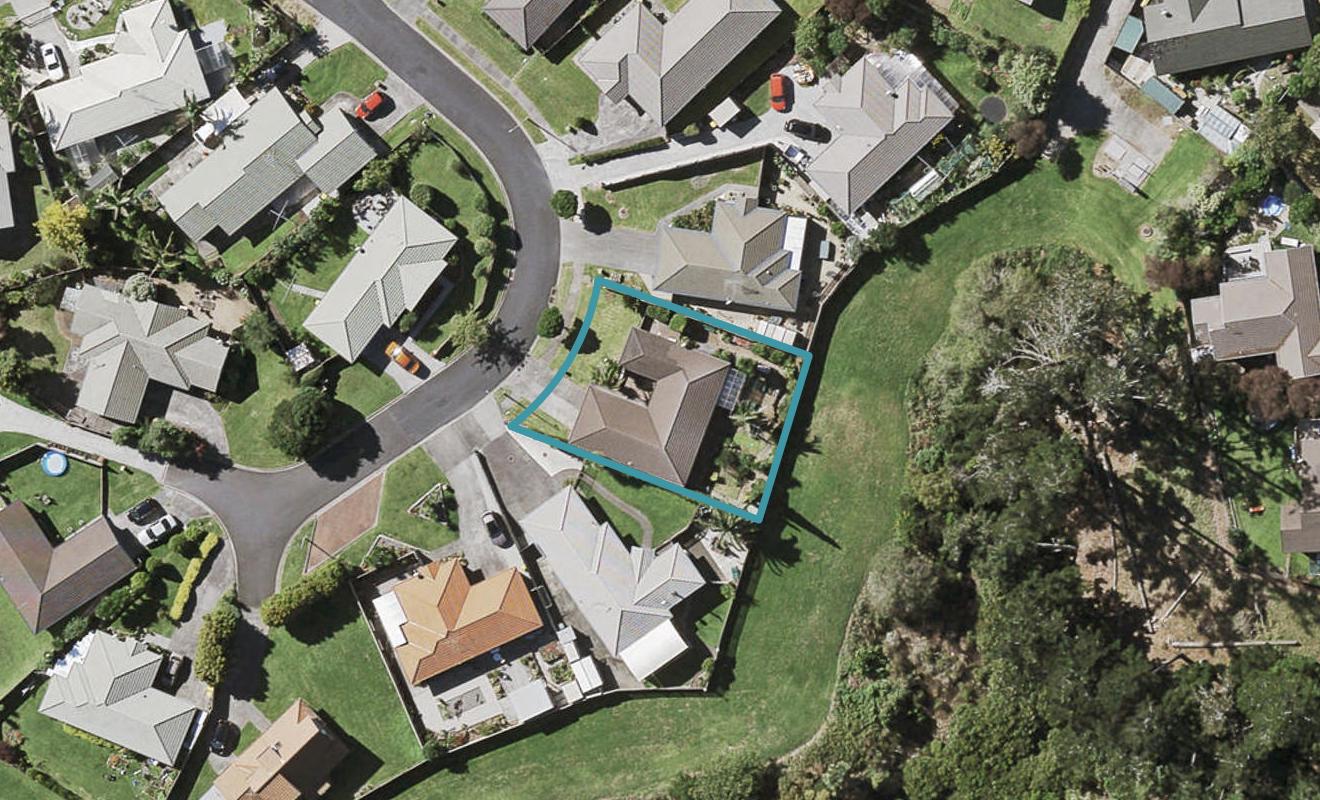 14 Lutana Place, Burswood, Auckland - Carousel 1