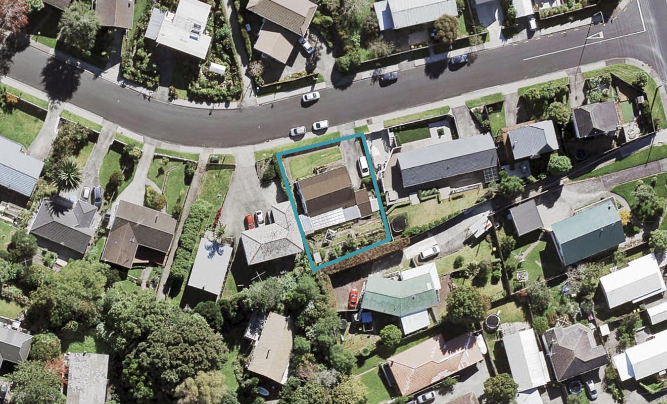 8 Stott Avenue, Birkdale, Auckland - Carousel 1