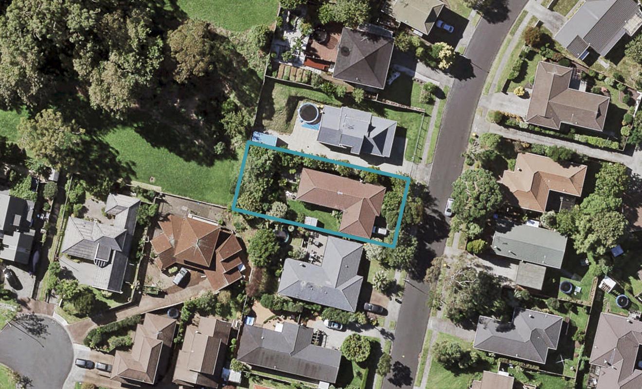14 Mark Edward Drive, Half Moon Bay, Auckland - Carousel 1