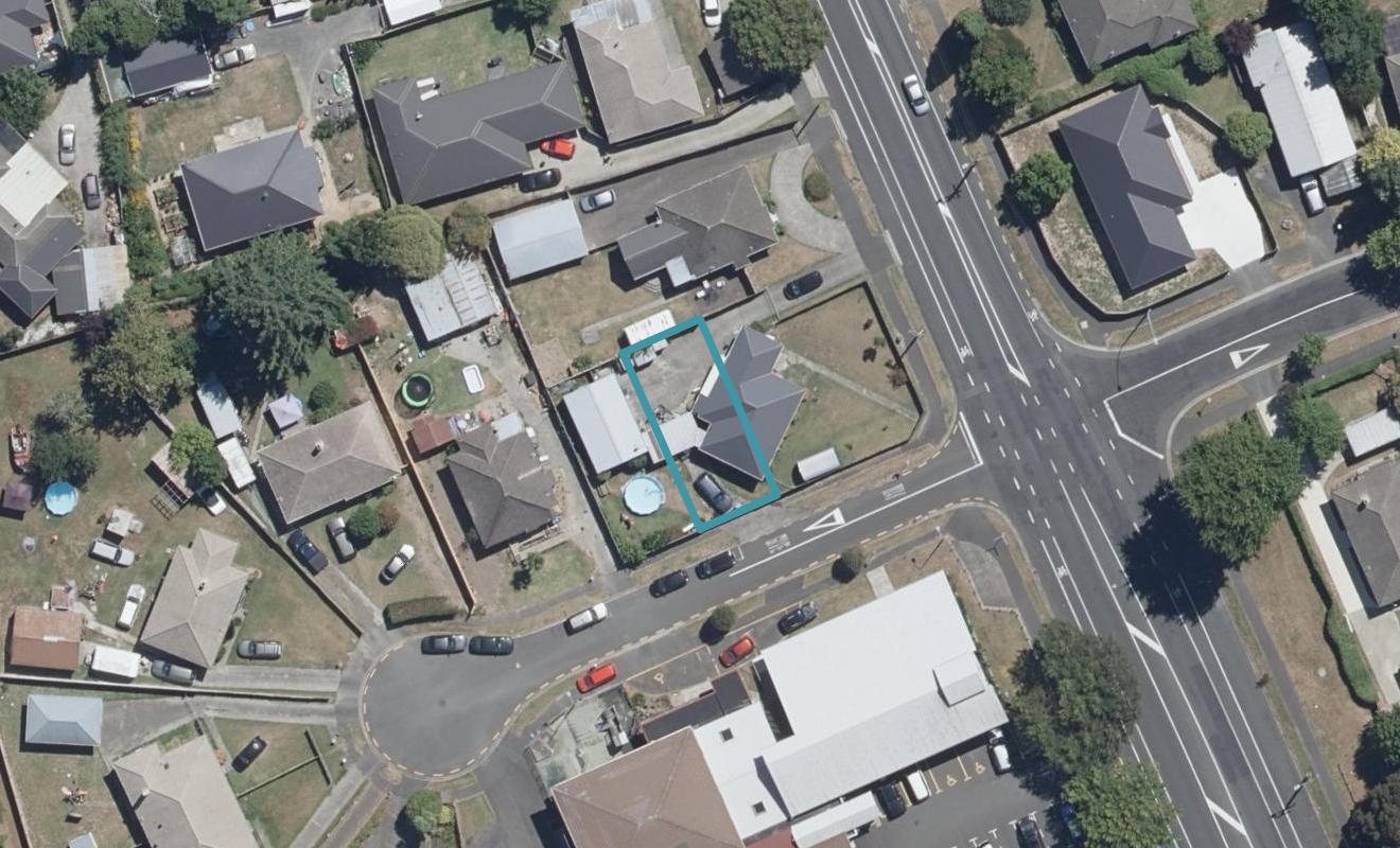 1/4 Searancke Place, Fairfield, Hamilton - Carousel 1