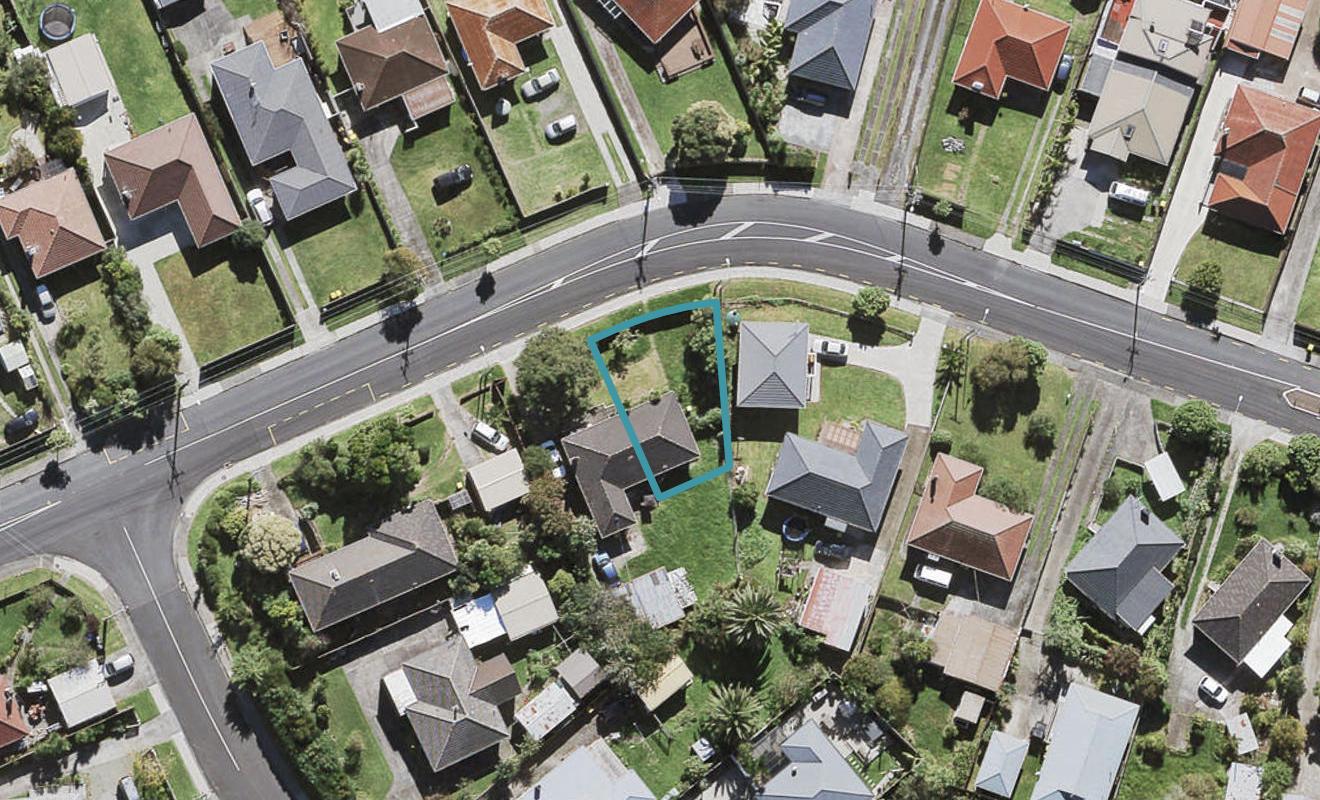 36B Vodanovich Road, Te Atatu South, Auckland - Carousel 1