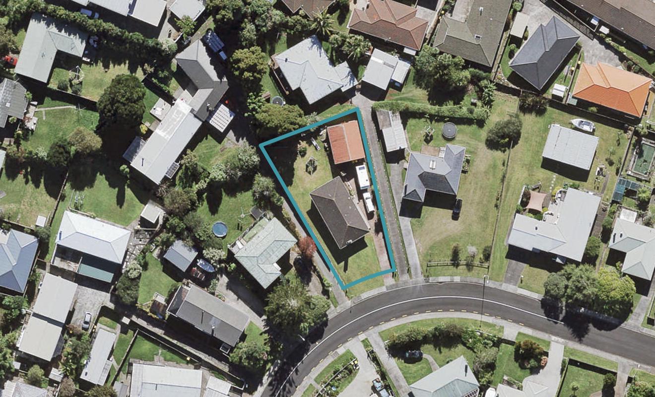 16C Ozich Avenue, Te Atatu South, Auckland - Carousel 1