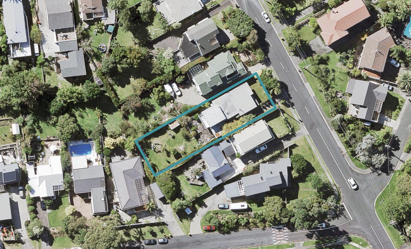 56 Lyons Avenue, Murrays Bay, Auckland - Carousel 1