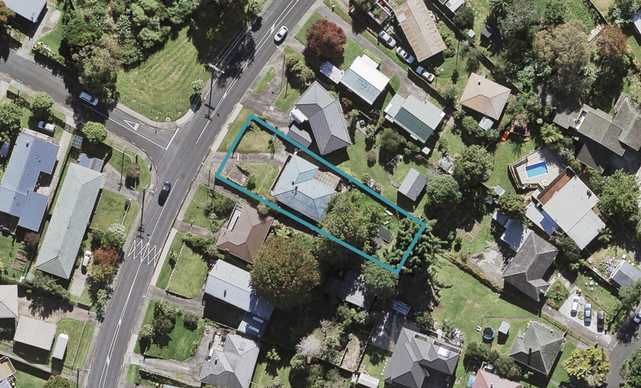 76 Vodanovich Road, Te Atatu South, Auckland - Carousel 1