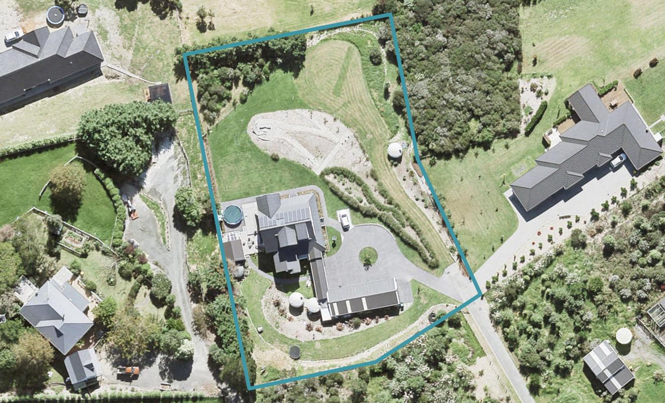 56 Roberts Road, Matakatia, Whangaparaoa - Carousel 1