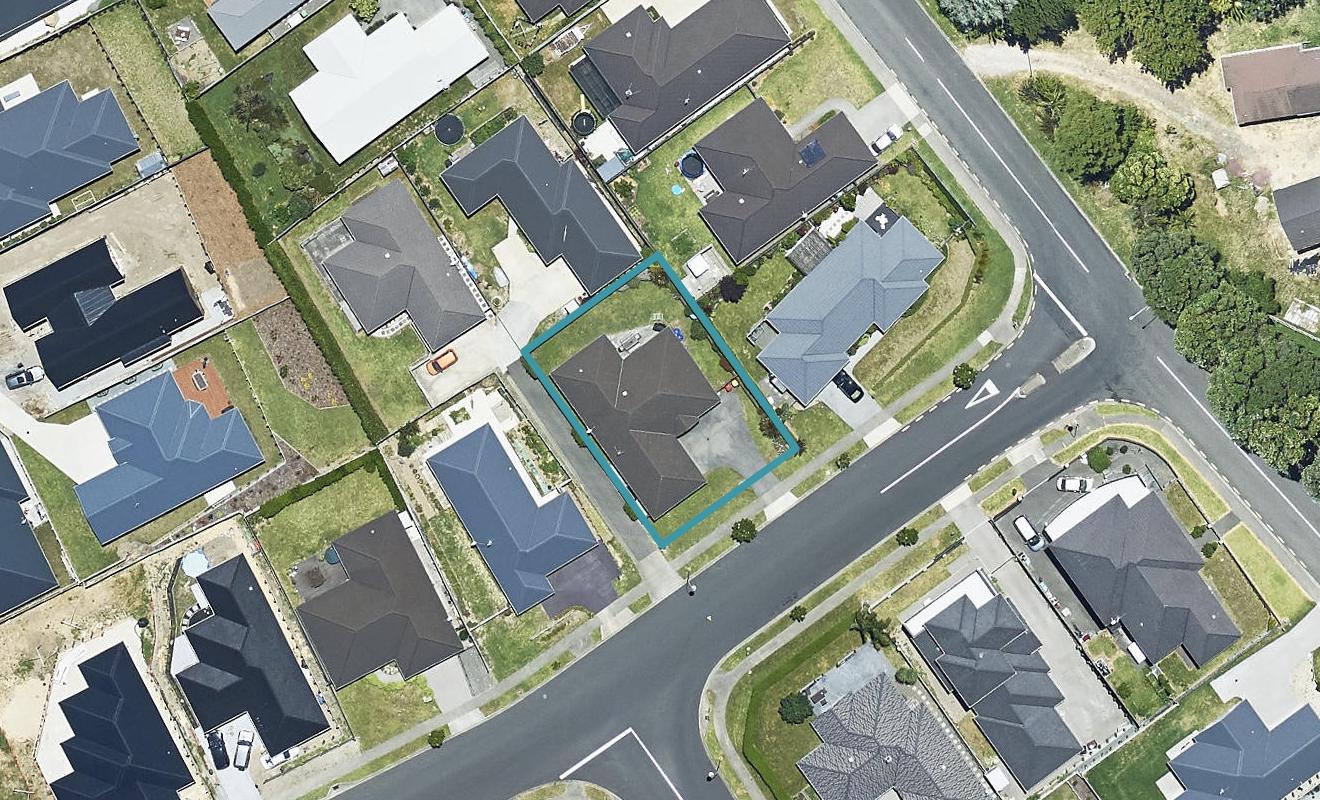 4 Ballintoy Park Drive, Welcome Bay, Tauranga - Carousel 1
