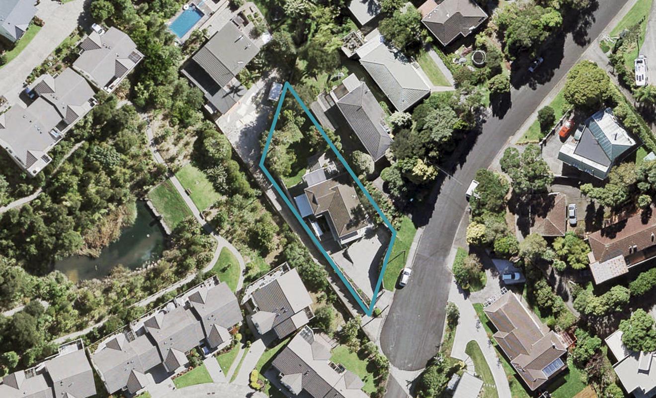 121 Cliff View Drive, Green Bay, Auckland - Carousel 1