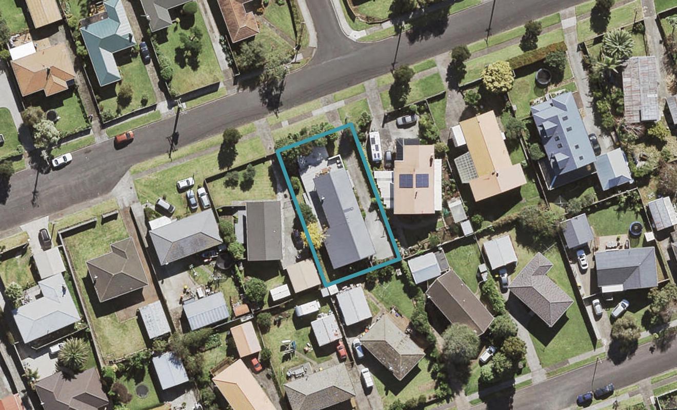 14 Matapouri Road, Mangere Bridge, Auckland - Carousel 1