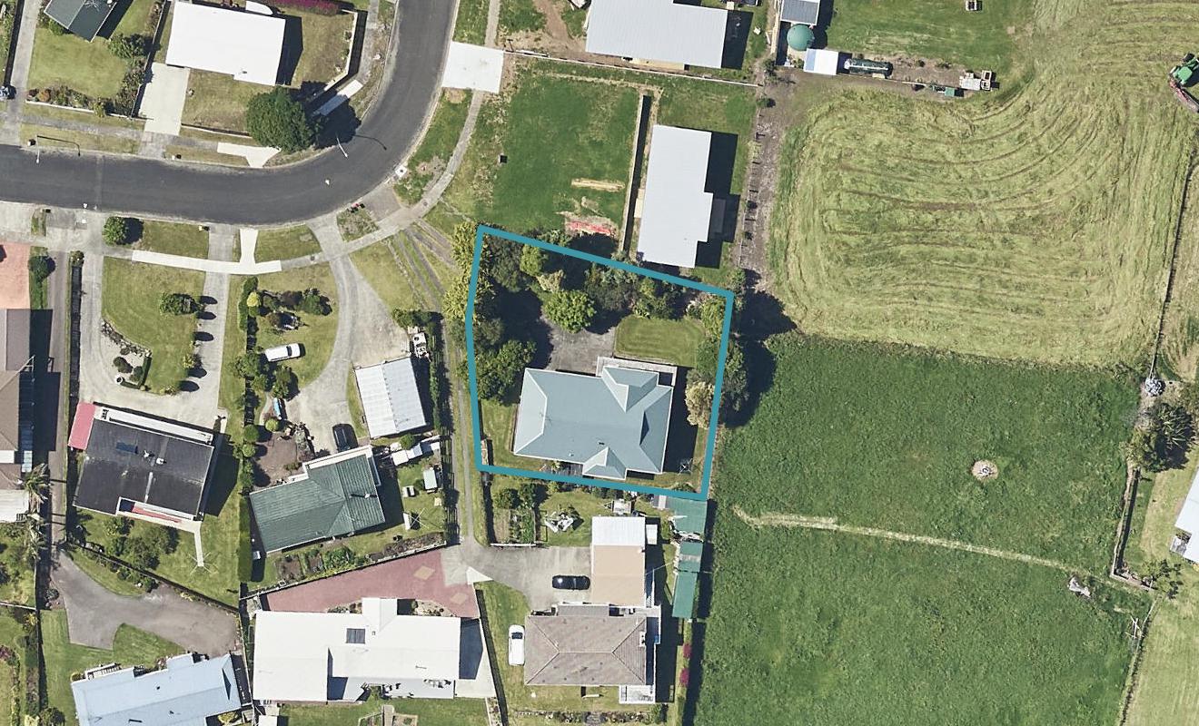 18 Adela Stewart Drive West, Athenree, Waihi Beach - Carousel 1