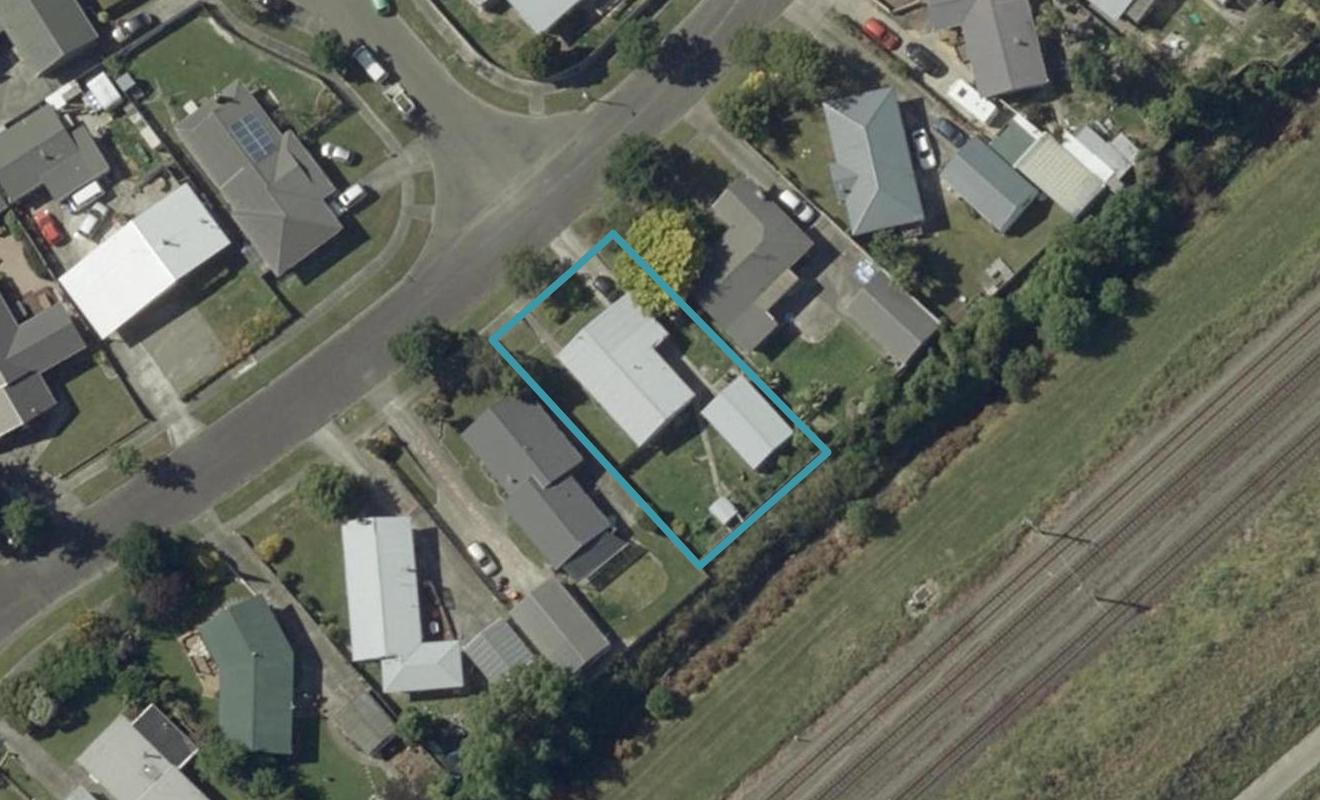 24 Pinedale Parade, Milson, Palmerston North - Carousel 1