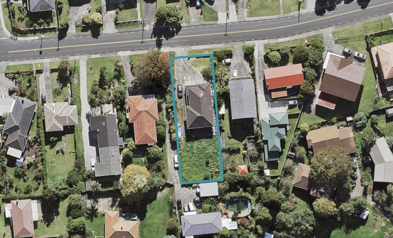 14 School Road, Te Atatu South, Auckland - Carousel 1