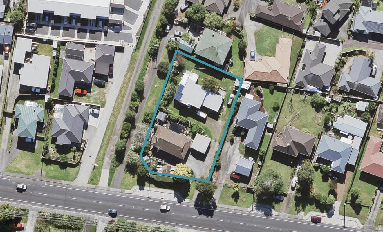 2/92 Triangle Road, Massey, Auckland - Carousel 1