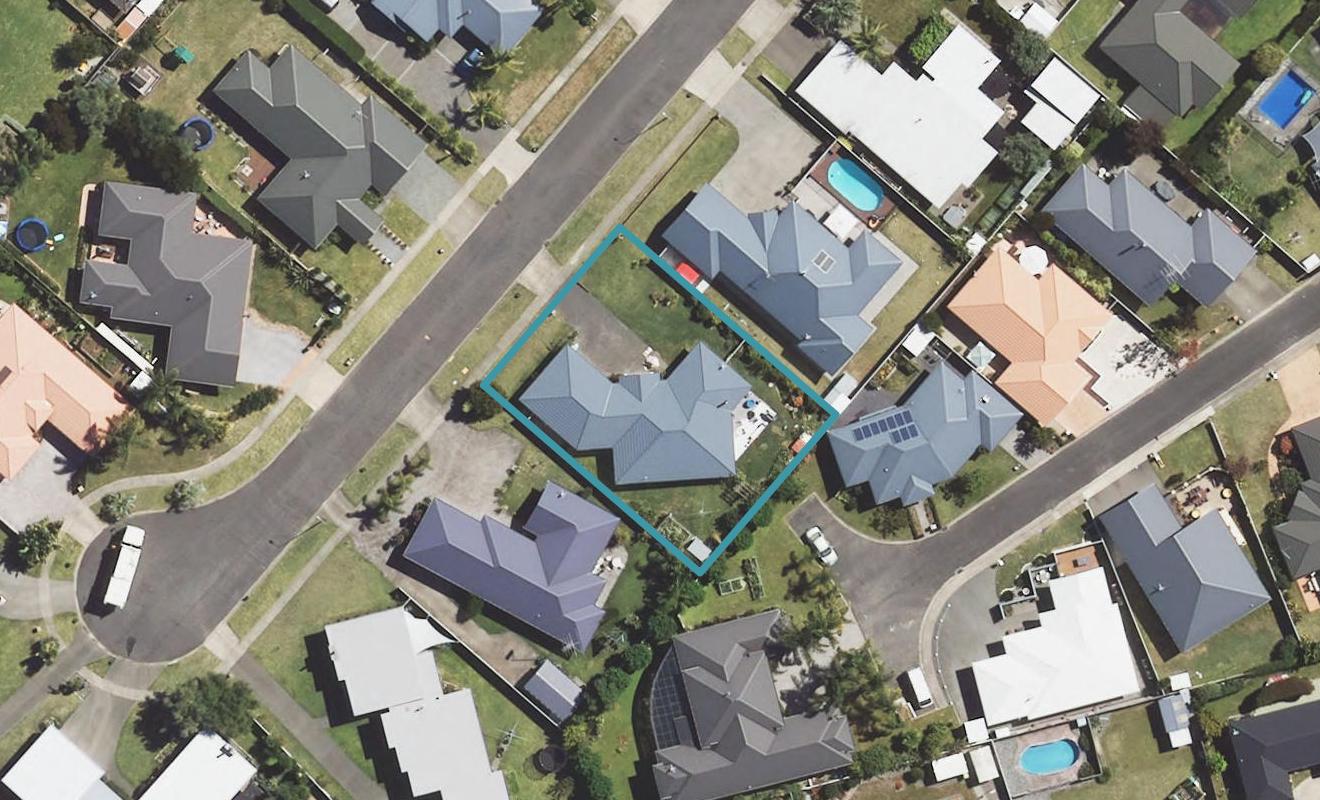 8 Roger Street, Lytton West, Gisborne - Carousel 1