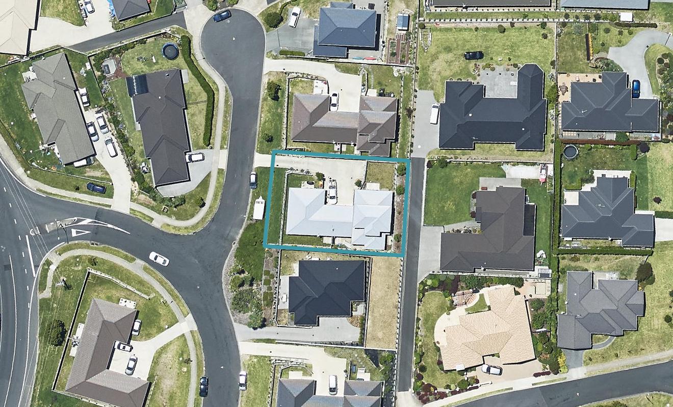 2 Elena Place, Welcome Bay, Tauranga - Carousel 1