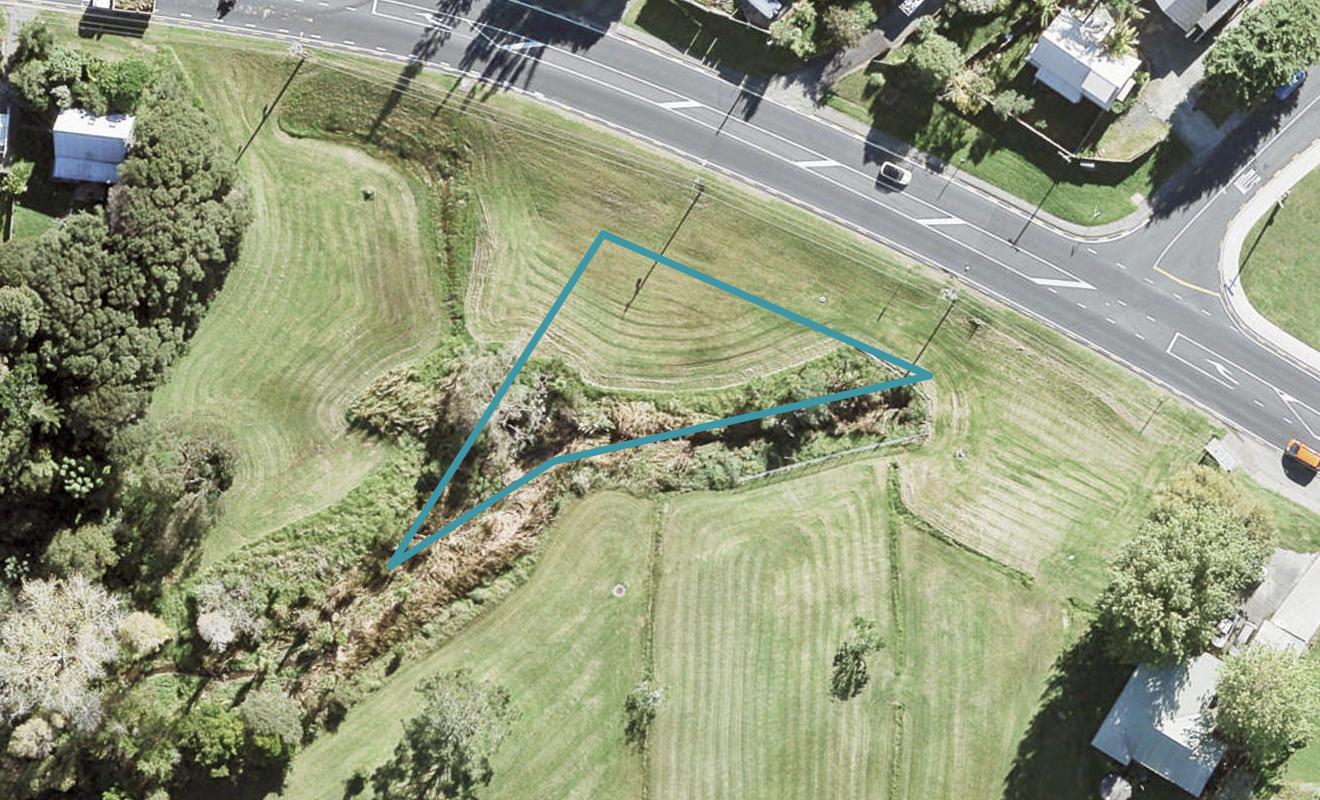 573 Whangaparaoa Road, Stanmore Bay, Whangaparaoa - Carousel 1