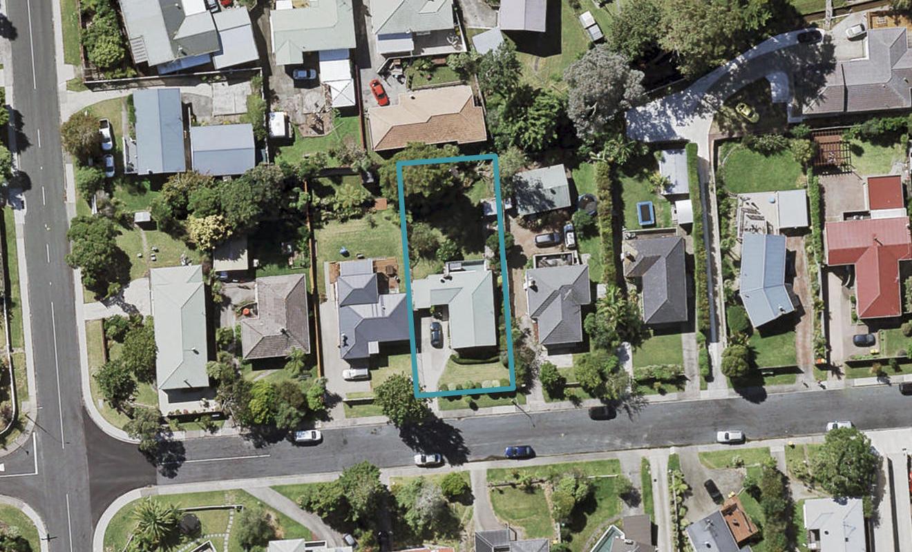 8 Linwood Avenue, Forrest Hill, Auckland - Carousel 1
