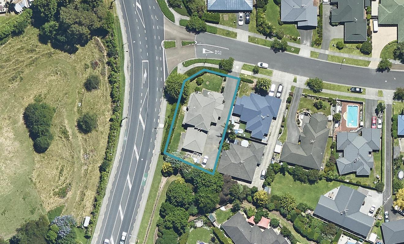2 Manor Park Drive, Pyes Pa, Tauranga - Carousel 1