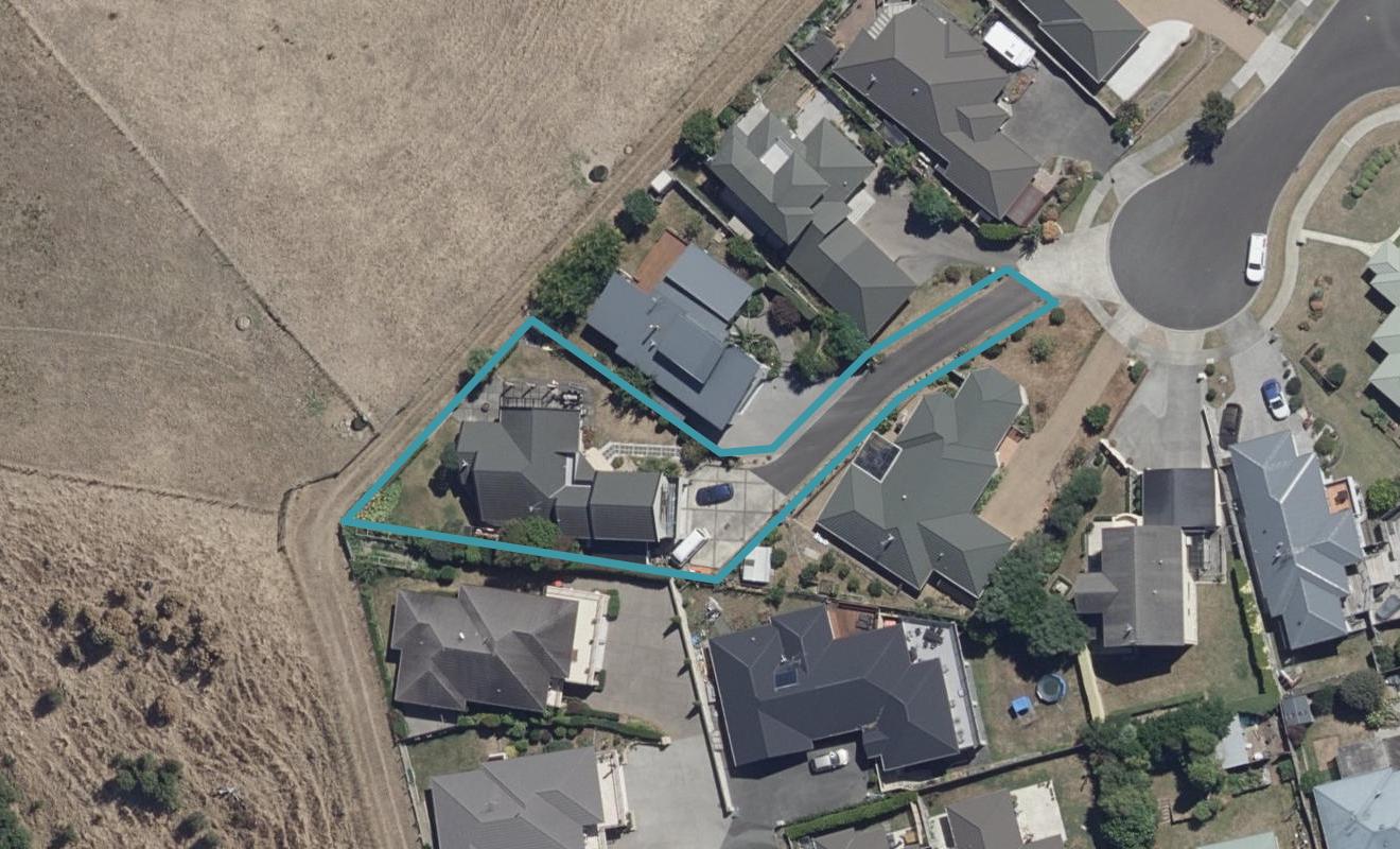 13 Southworth Place, Grandview Heights, Hamilton - Carousel 1