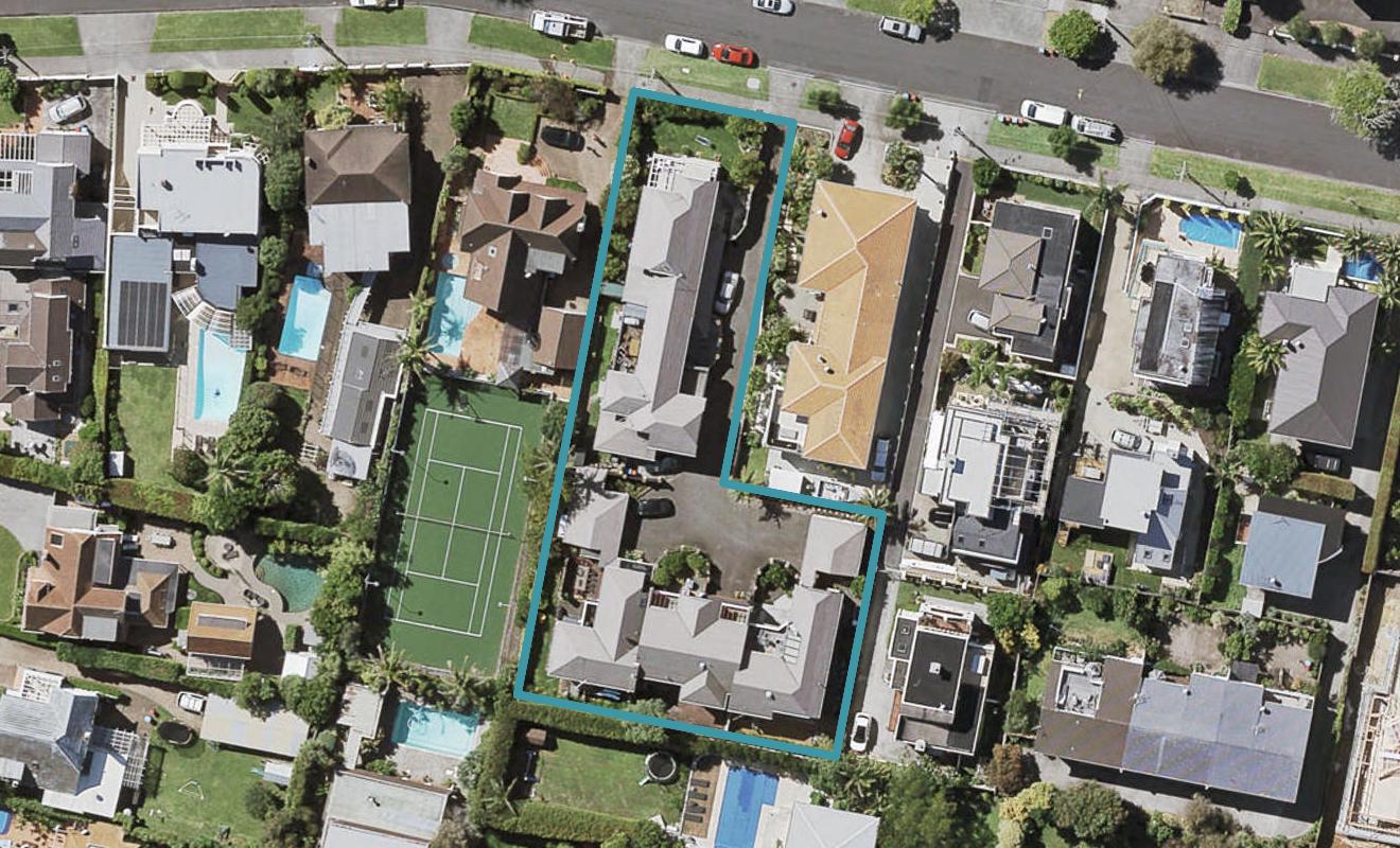 2/33 Ronaki Road, Mission Bay, Auckland - Carousel 1