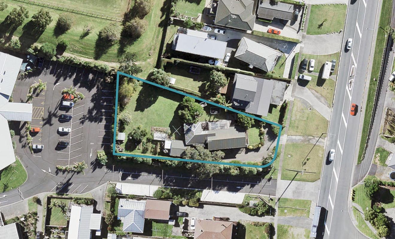 828 East Coast Road, Oteha, Auckland - Carousel 1